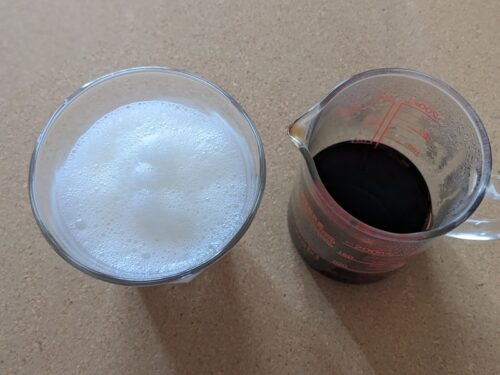 フォームドミルクとコーヒー