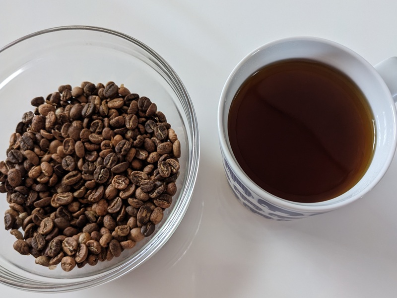 浅煎り豆とホットコーヒー